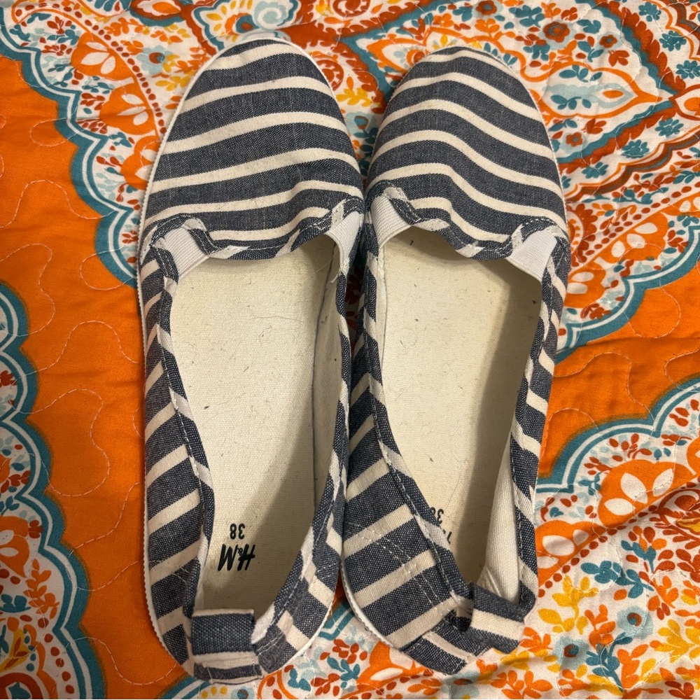 H & M slip on shoes
